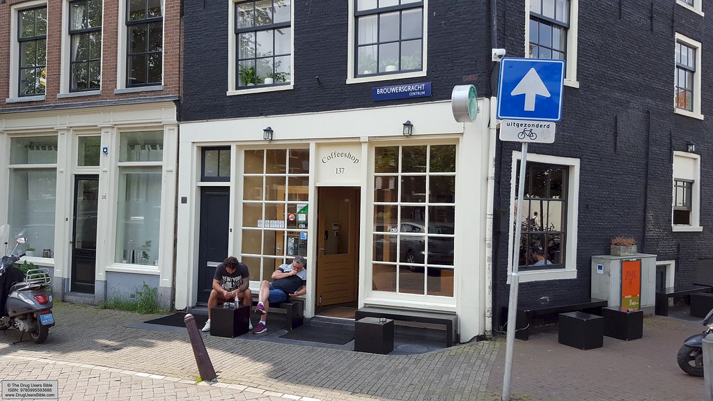 Brouwersgracht 137 under the former Coffeeshop 137 name — archival photograph uploaded in 2018. The premises have since changed name; this does not show the current frontage.
